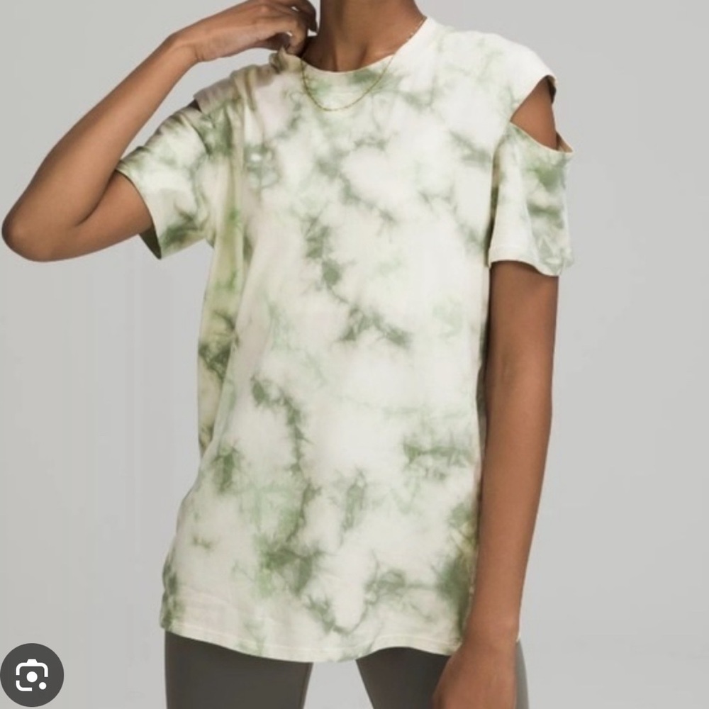 Lululemon cold shoulder green tie dye lightweight tee! Rare. Size 10